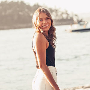 Meet your Posher, Ava